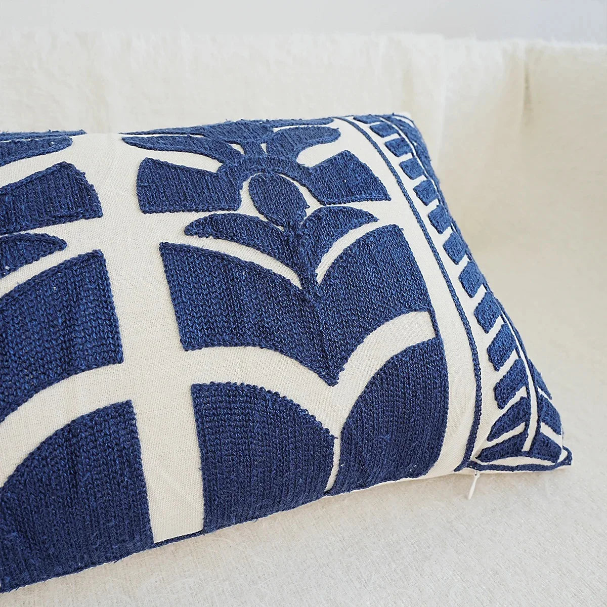 Belelta Cushion Cover
