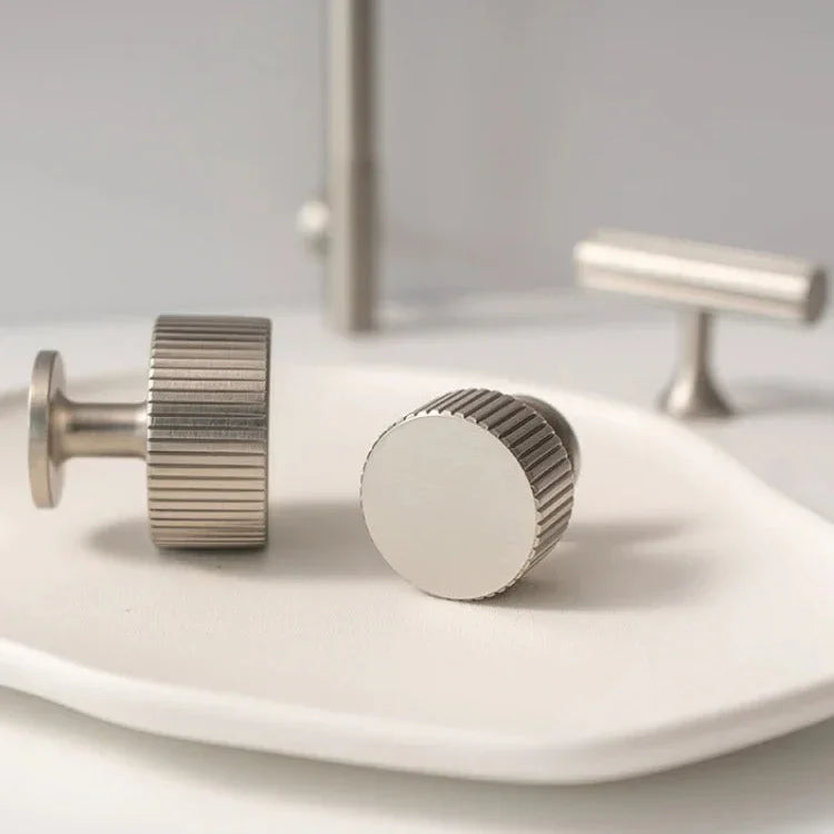 Bernura Knobs