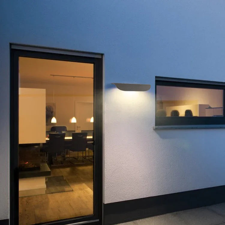 Calmessa Outdoor Wall Lamp
