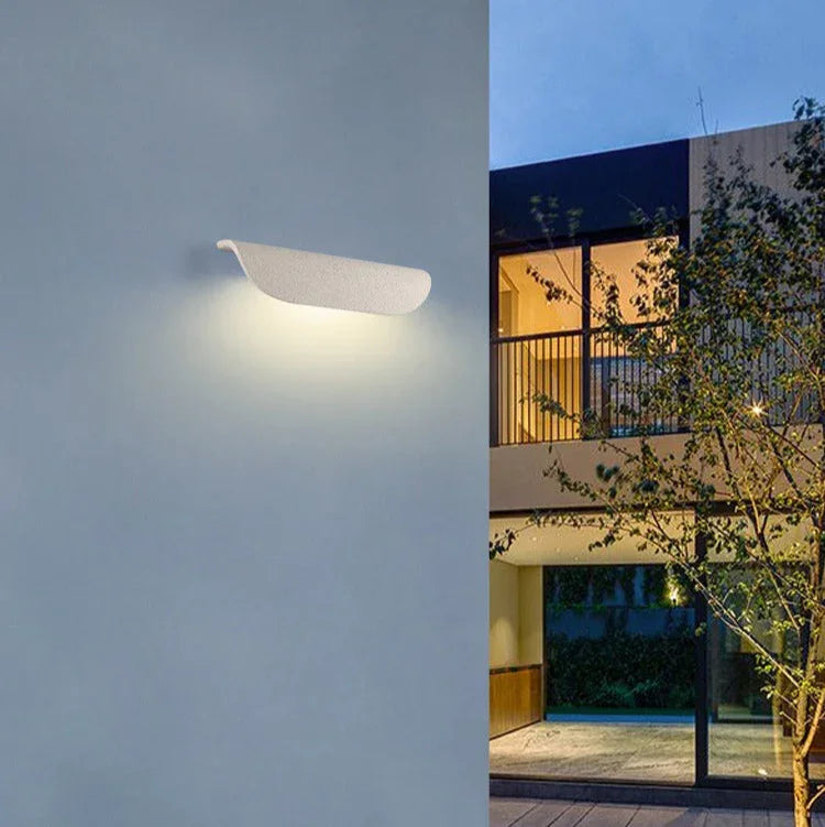 Calmessa Outdoor Wall Lamp