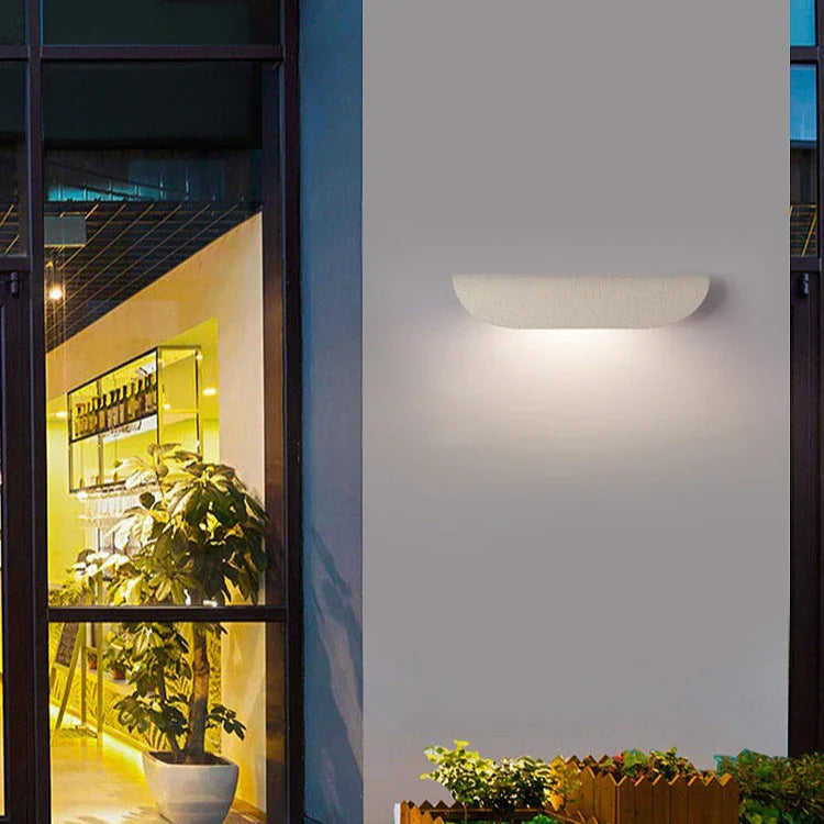 Calmessa Outdoor Wall Lamp