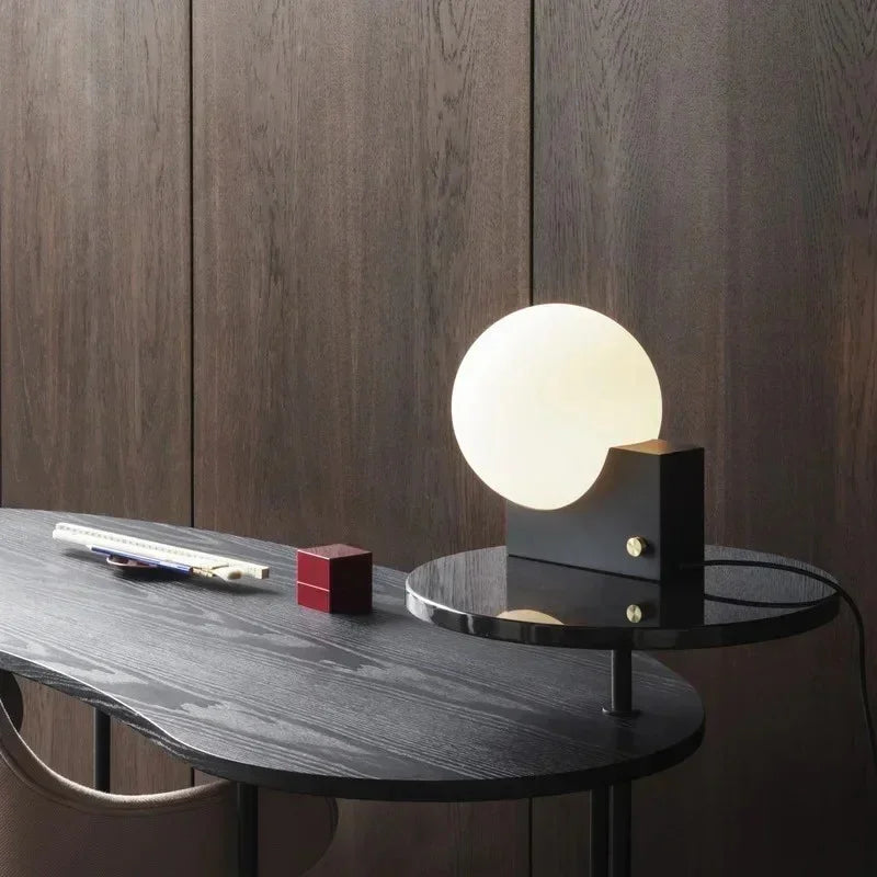 Clovewick Table Lamp