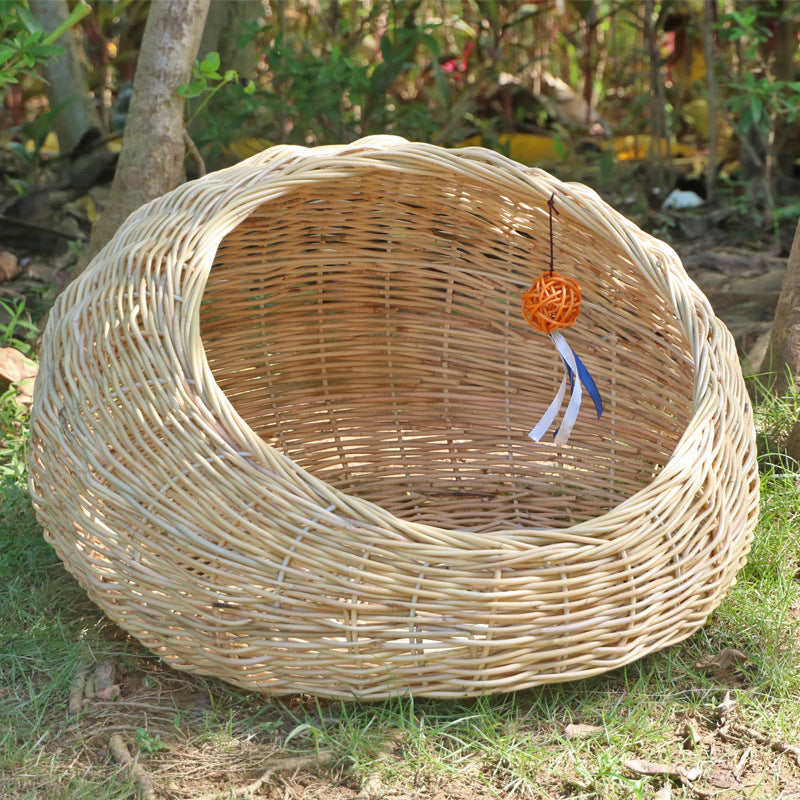 Cozy Cat Bed made of Woven Natural Material | High & Bury