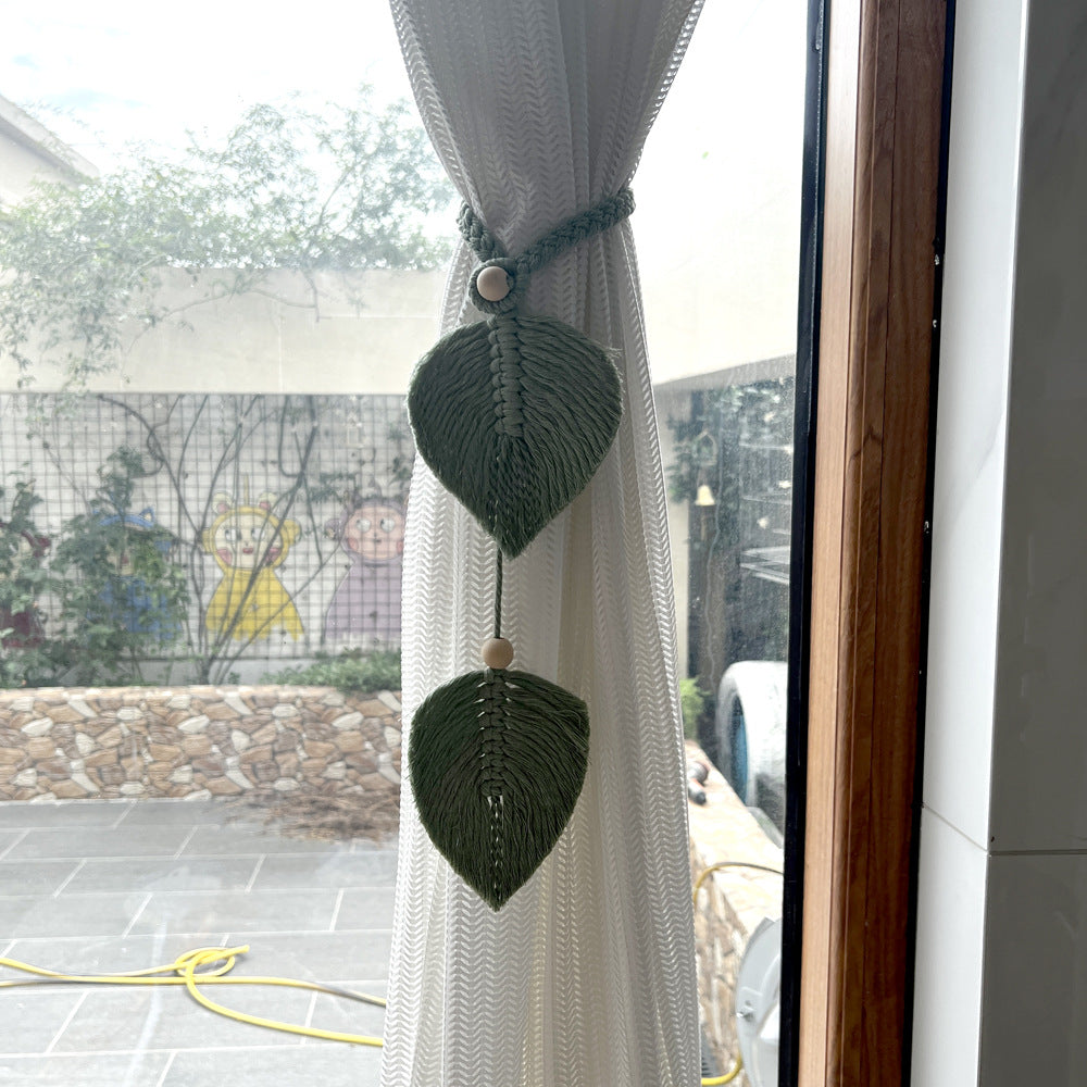 Decorative Leaf Keychain | High & Bury