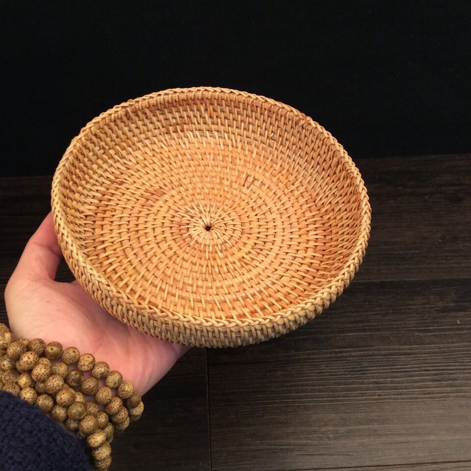 Delicate Serving Platter made of Handcrafted Rattan | High & Bury