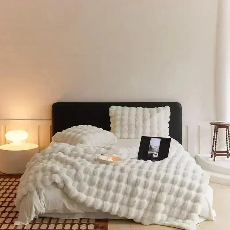 Drendyra Polyester Faux Fur Blanket