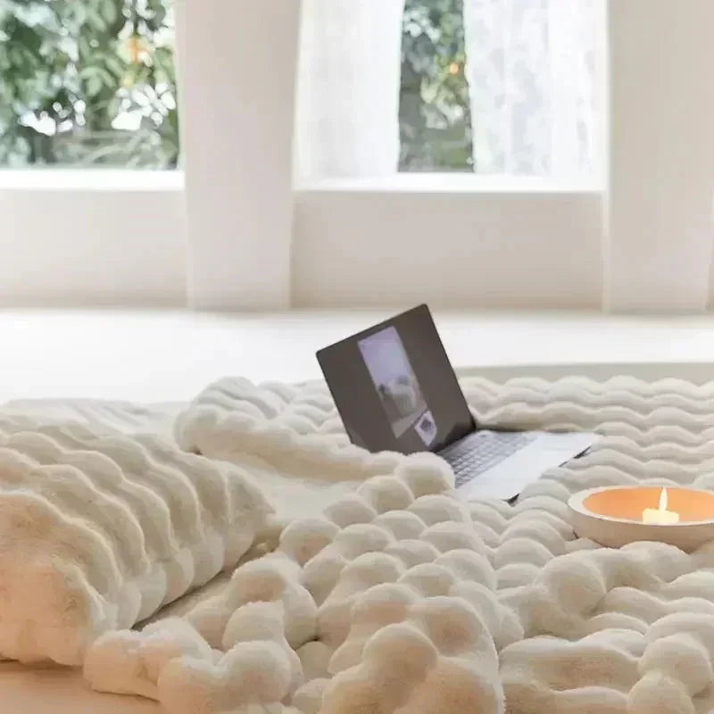 Drendyra Polyester Faux Fur Blanket