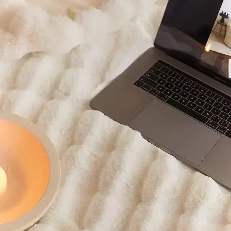 Drendyra Polyester Faux Fur Blanket