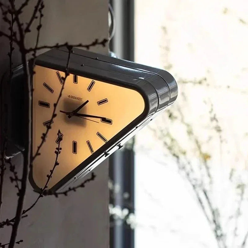Drevoma Clock
