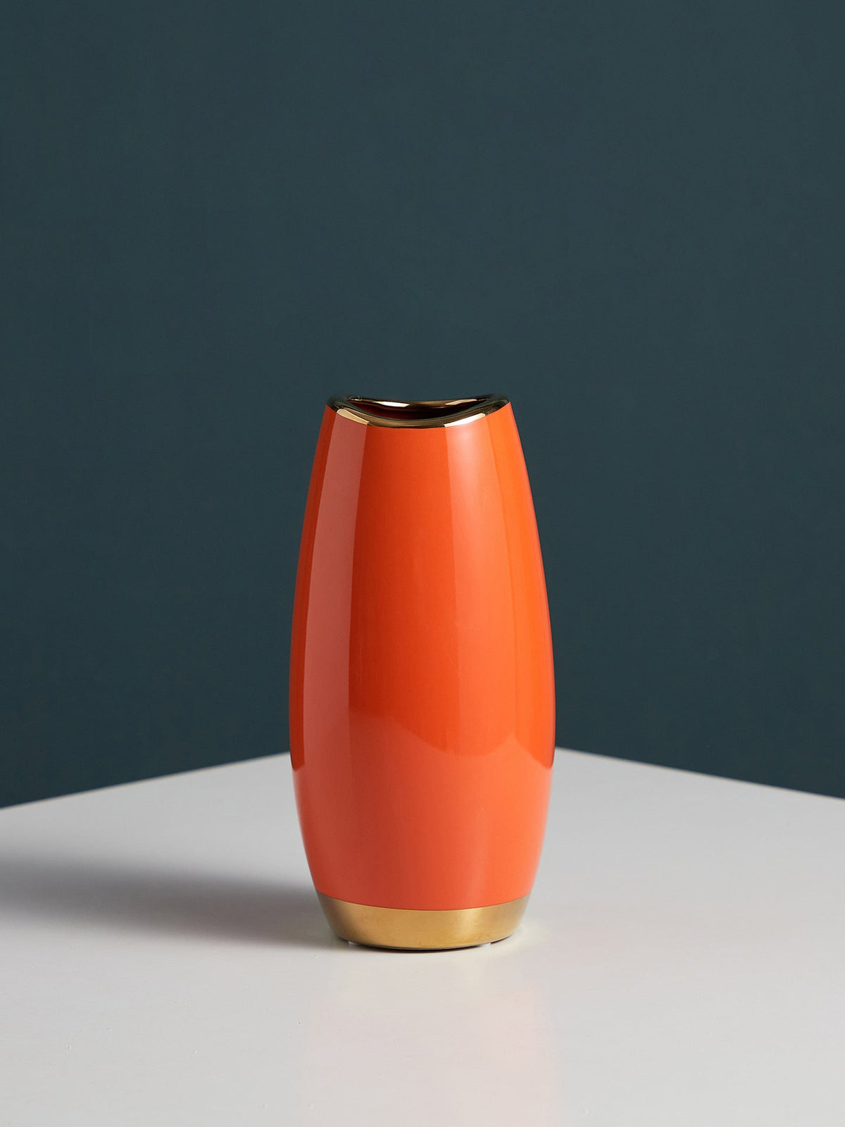 Elegant Ceramic Vase in Modern Design | High & Bury