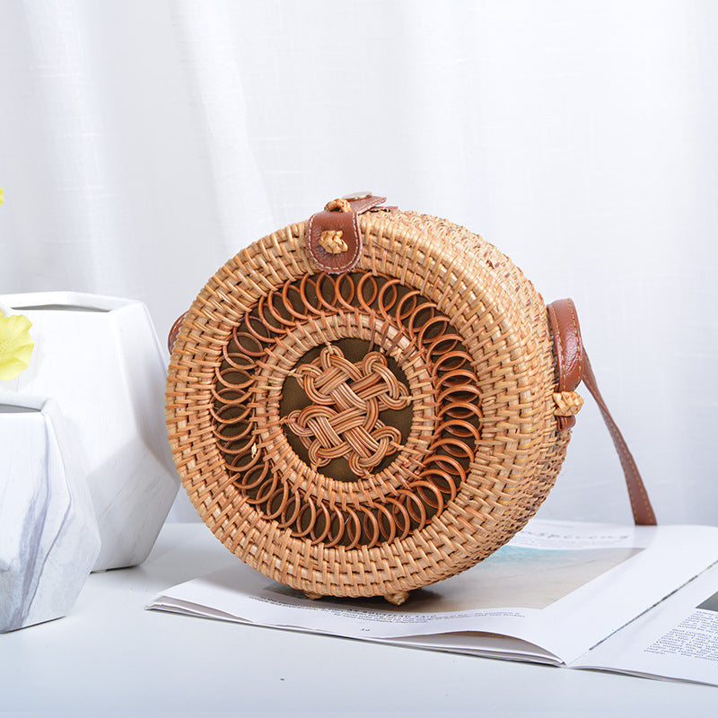 Elegant Round Handbag made of Woven Rattan | High & Bury