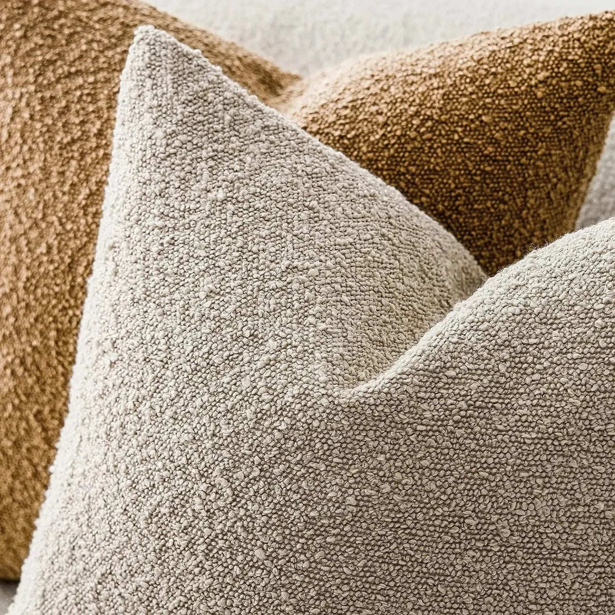 Emnita Cushion