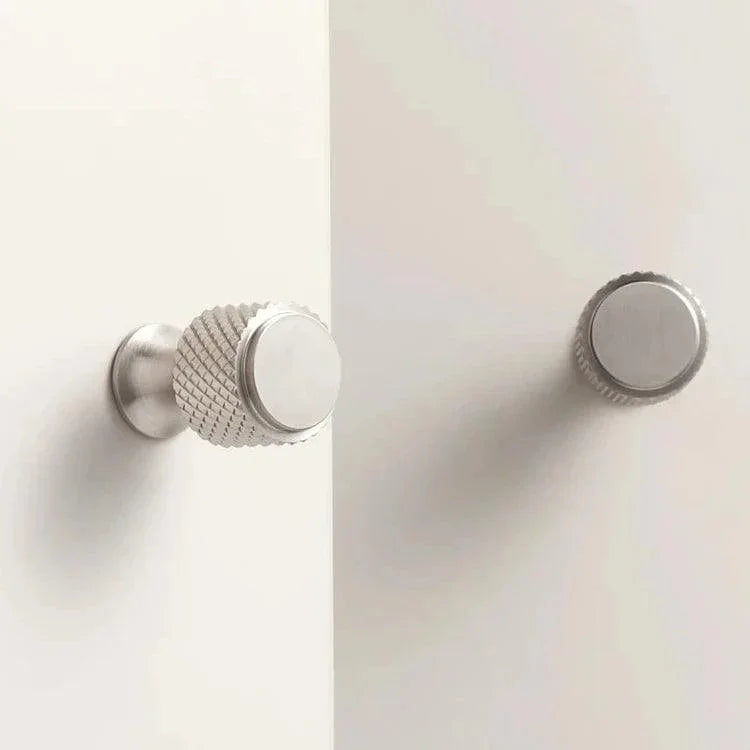 Emrossa Knurled Knobs