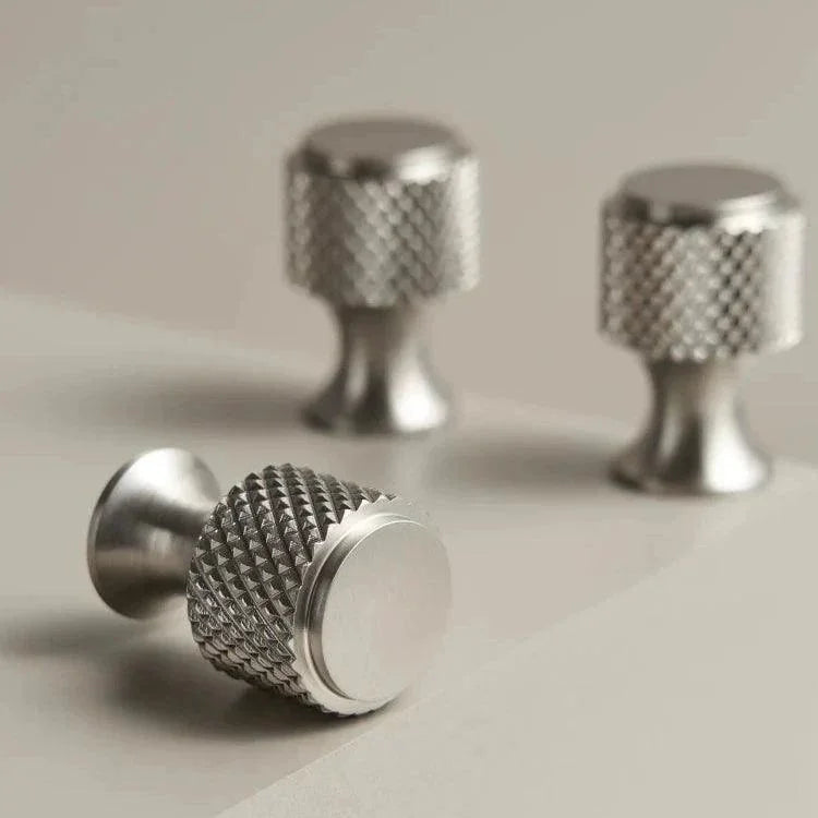 Emrossa Knurled Knobs
