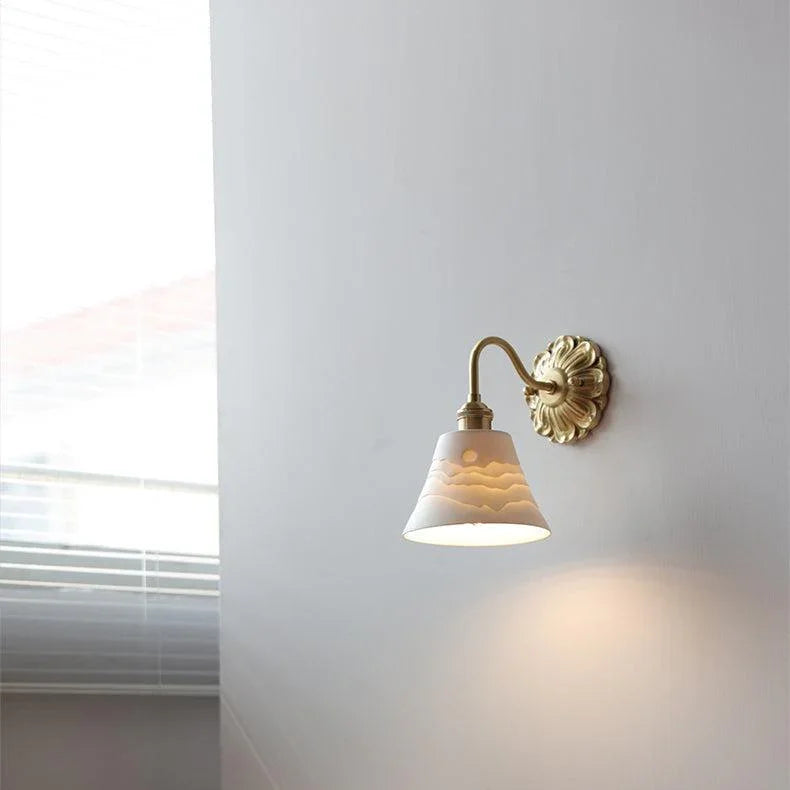 Emvona Brass Lamp