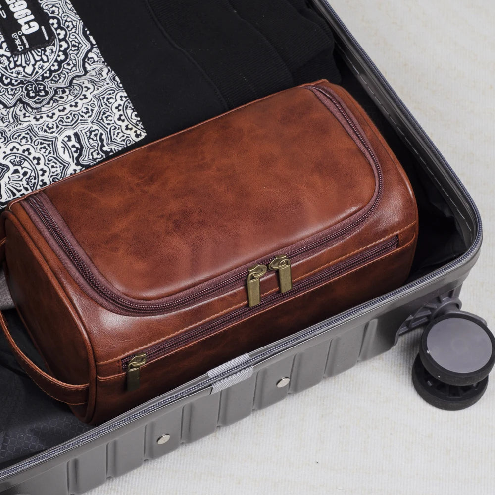 Full-Grain Leather Toiletry Bag, 25 x 13 x 13 cm, Waterproof Lining, view 2