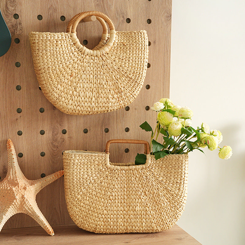 Handmade Beach Bag made of Braided Rattan | High & Bury