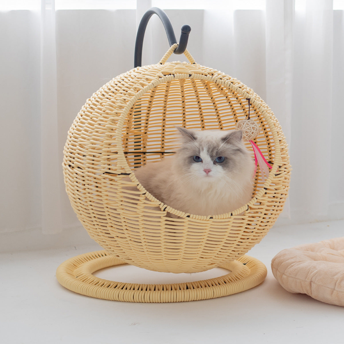 Hanging Basket with Comfortable Padding | High & Bury