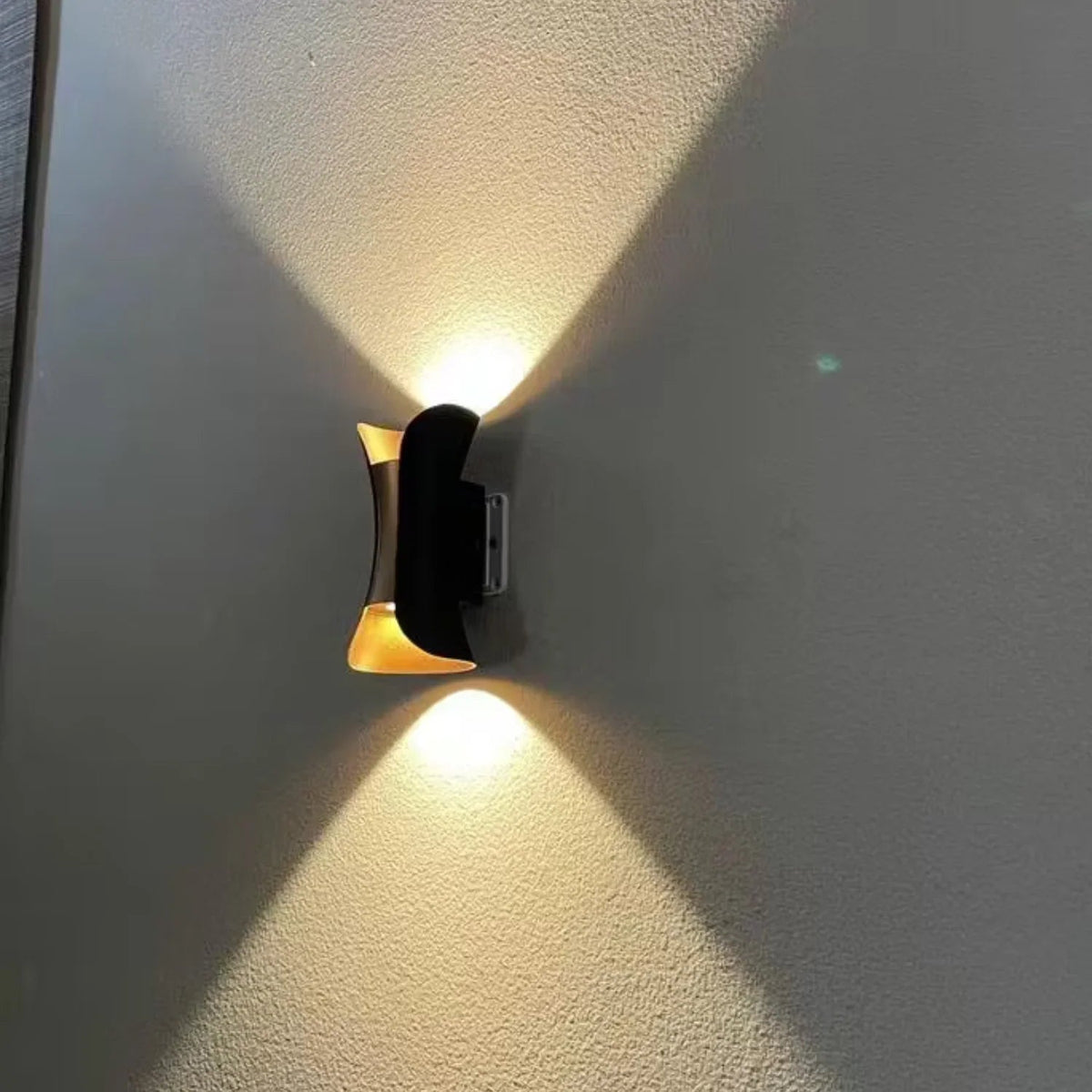 Harfirra Waterproof LED Wall Lamp