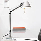 Kalndarno Table Lamp