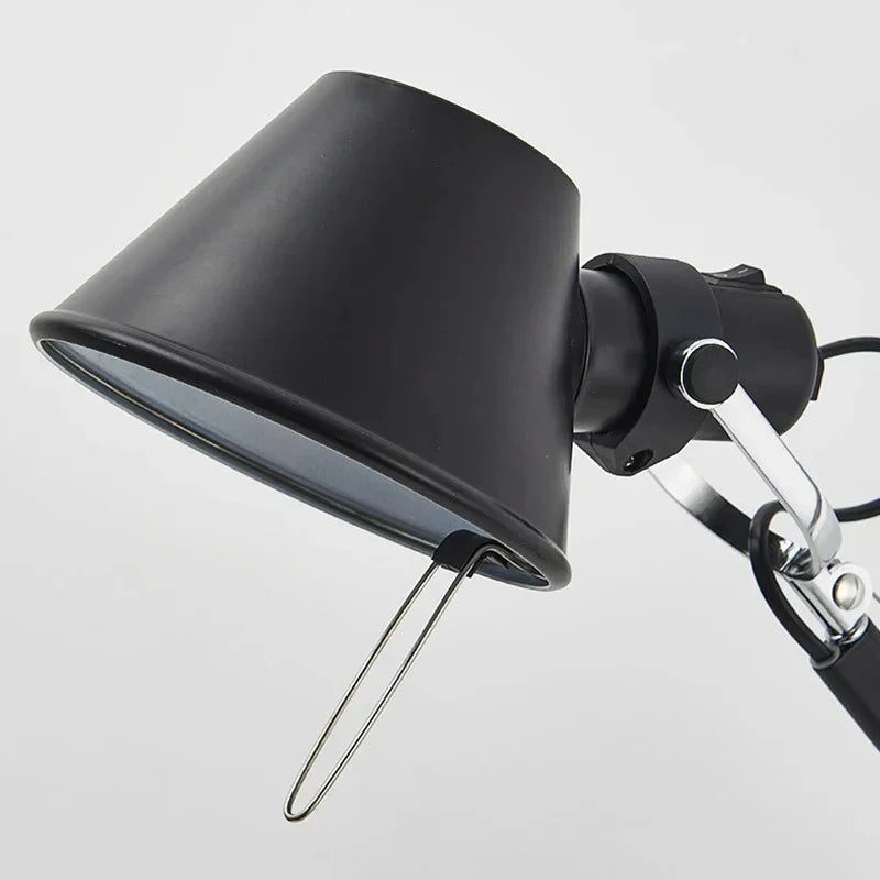 Kalndarno Table Lamp