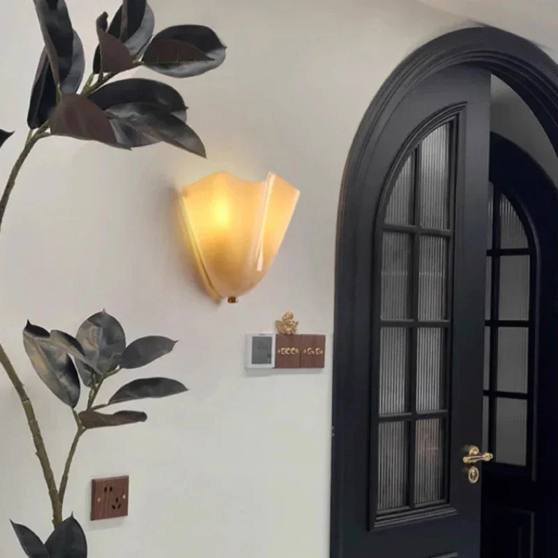 Linara Wall Lamp