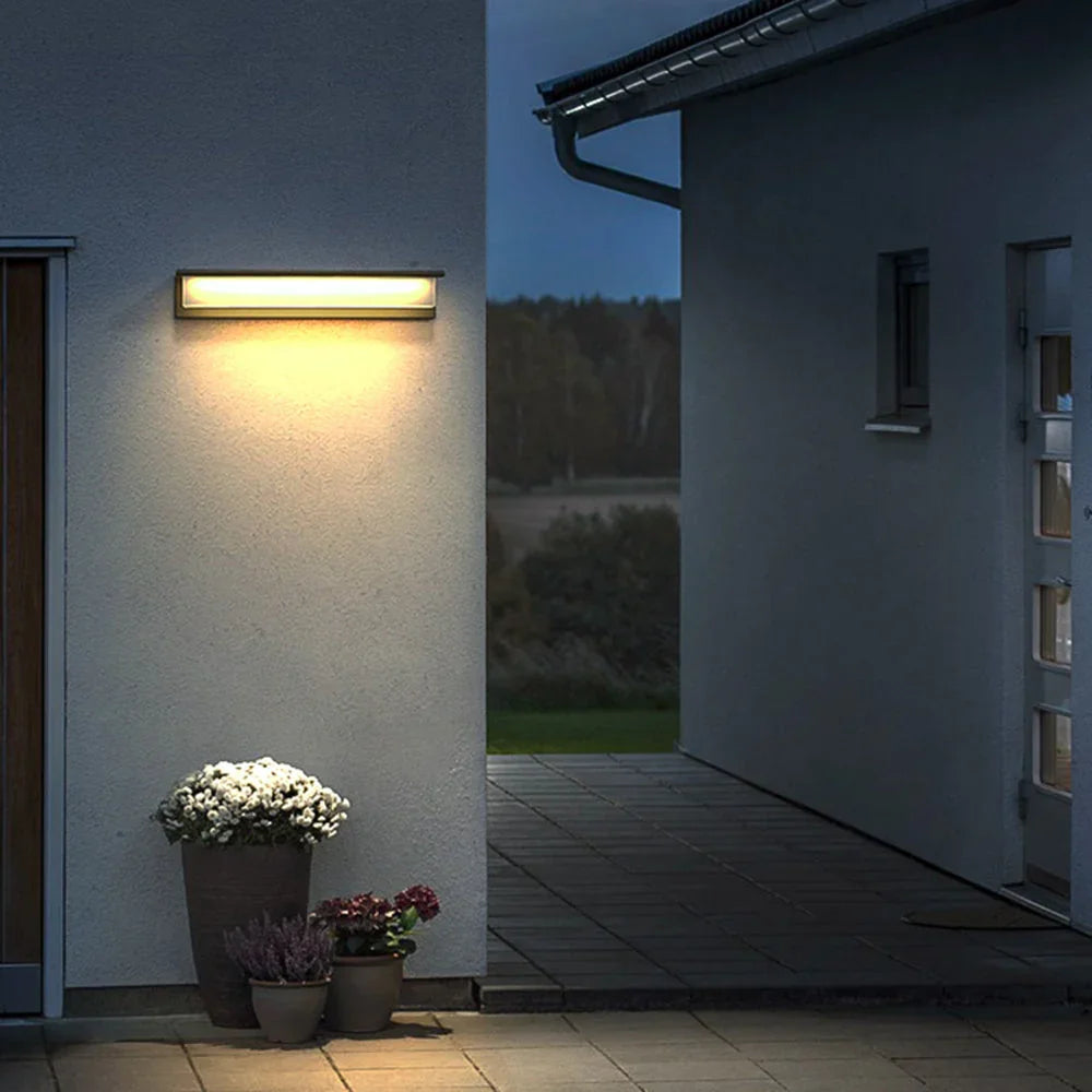 Loamcliff Solar Outdoor Wall Lamp