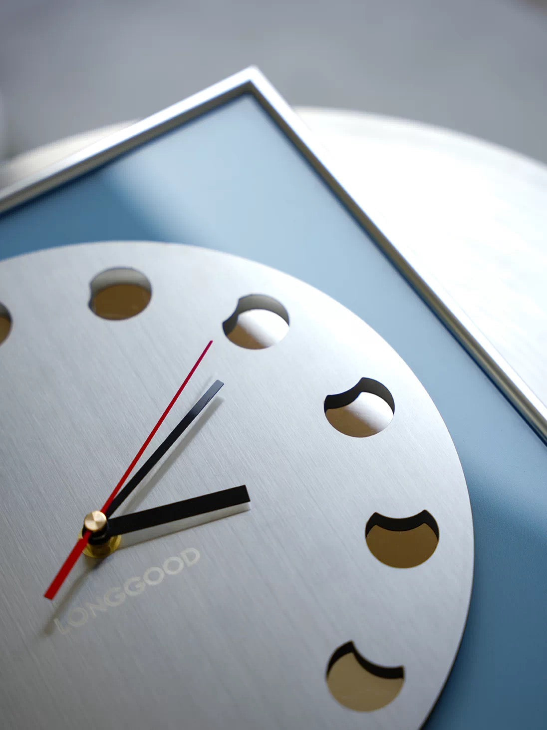 Lorvola Clock