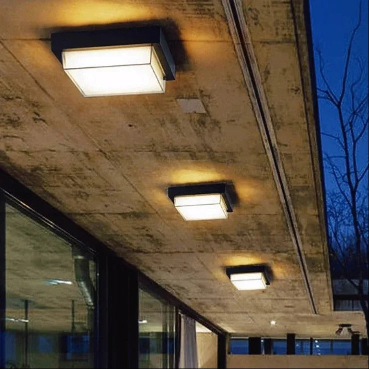 Ottercliff Outdoor Light