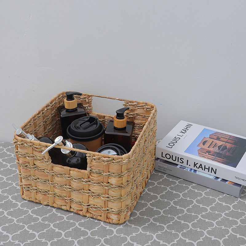 Practical Storage Basket made of Natural Materials Handwoven | High & Bury