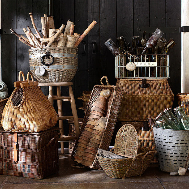 Practical Storage Basket with Lid made of Woven Natural Material | High & Bury
