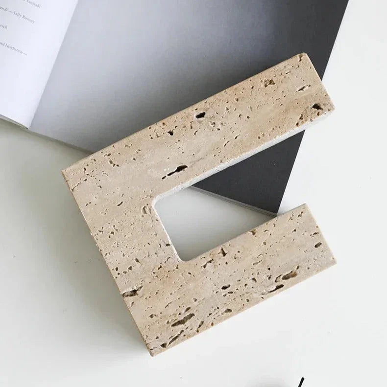 Quinruna Candle Holder