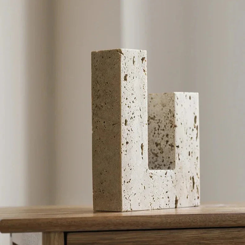 Quinruna Candle Holder