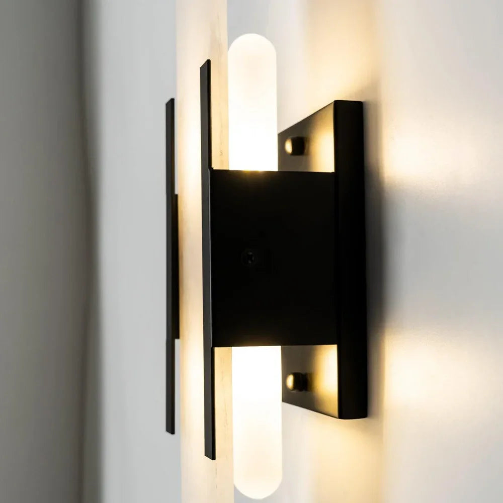 Quinruna Wall Lamp