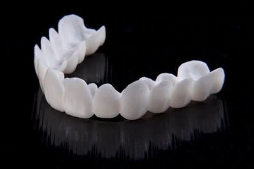 Reusable Dental Prosthesis with White Veneers in Resin for Everyday Wear, view 6
