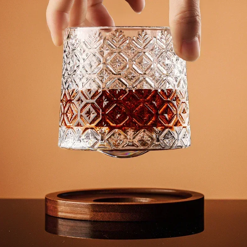 Rotating Whisky Glass with a Base and Comfortable Grip for Tasting, view 3
