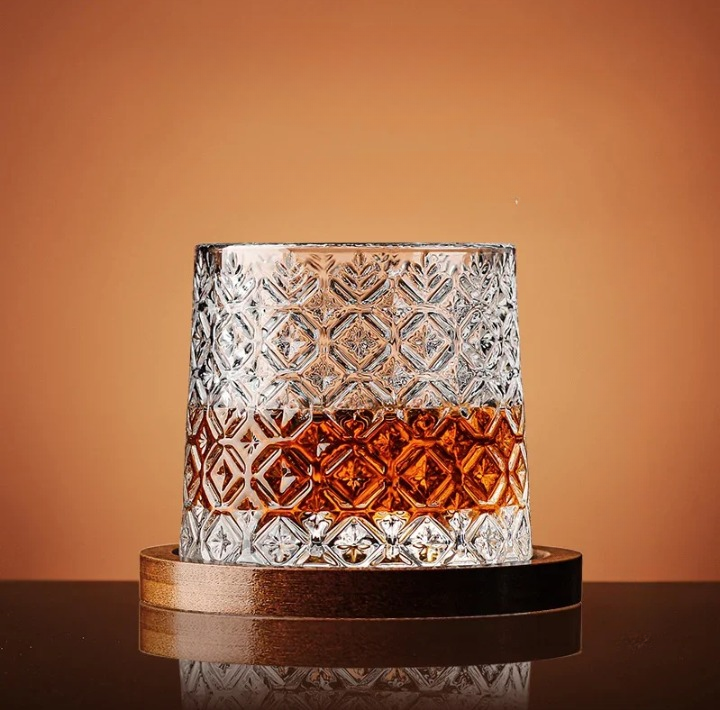 Rotating Whisky Glass with a Base and Comfortable Grip for Tasting, view 7