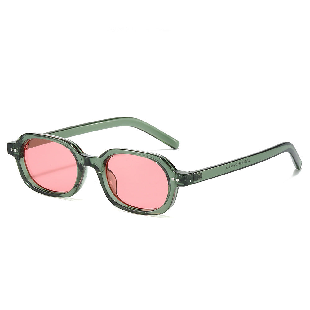 Stylish Vintage-Inspired Oval Sunglasses with Timeless Frame Design, view 2