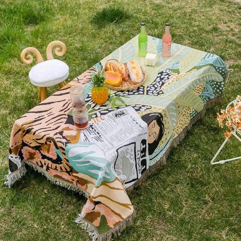 Uleno Throw Blanket
