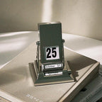 Ulita Desk Calendar