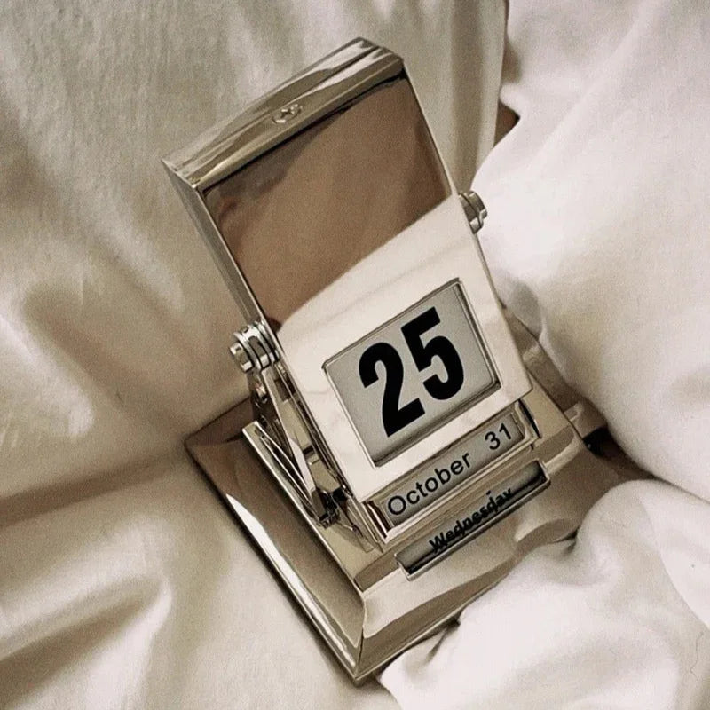 Ulita Desk Calendar