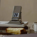 Ulita Desk Calendar