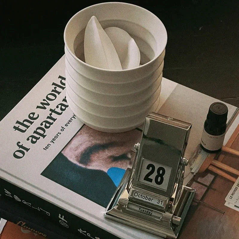 Ulita Desk Calendar