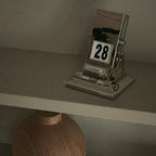 Ulita Desk Calendar