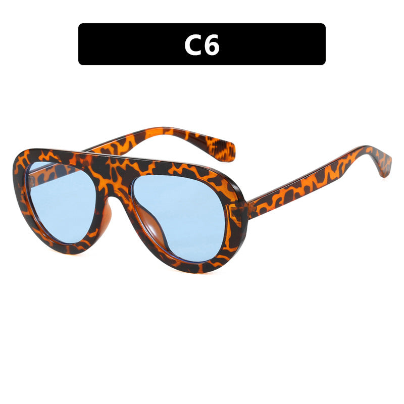 Women's Fashionable Oversized Sunglasses with Comfortable Flexible Frame, view 4