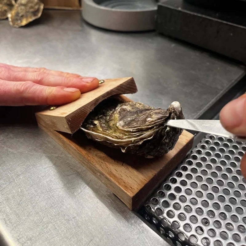 Wood-Handled Oyster Shell Opener Clamp, Height 13 cm, Width 8 cm