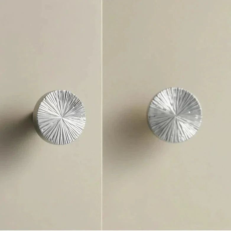Yaresa Brass Knobs
